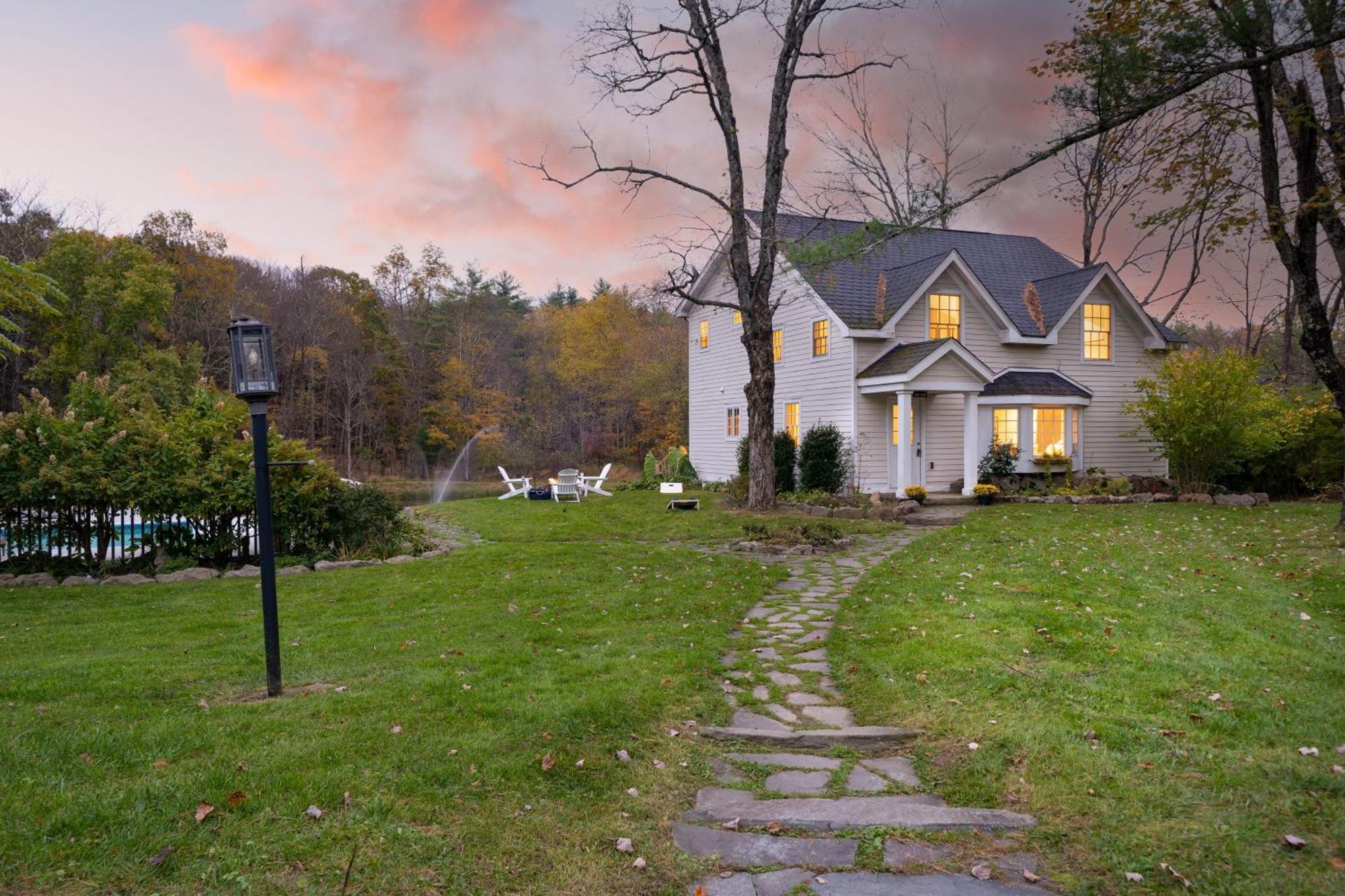Cortland By Avantstay Charming Heritage Estate W Private Lake Pool Saugerties Bagian luar foto
